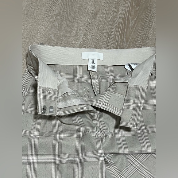 H&M Beige Plaid Trousers Straight Slim Leg Pants 28 inch inseam officewear - Picture 7 of 10